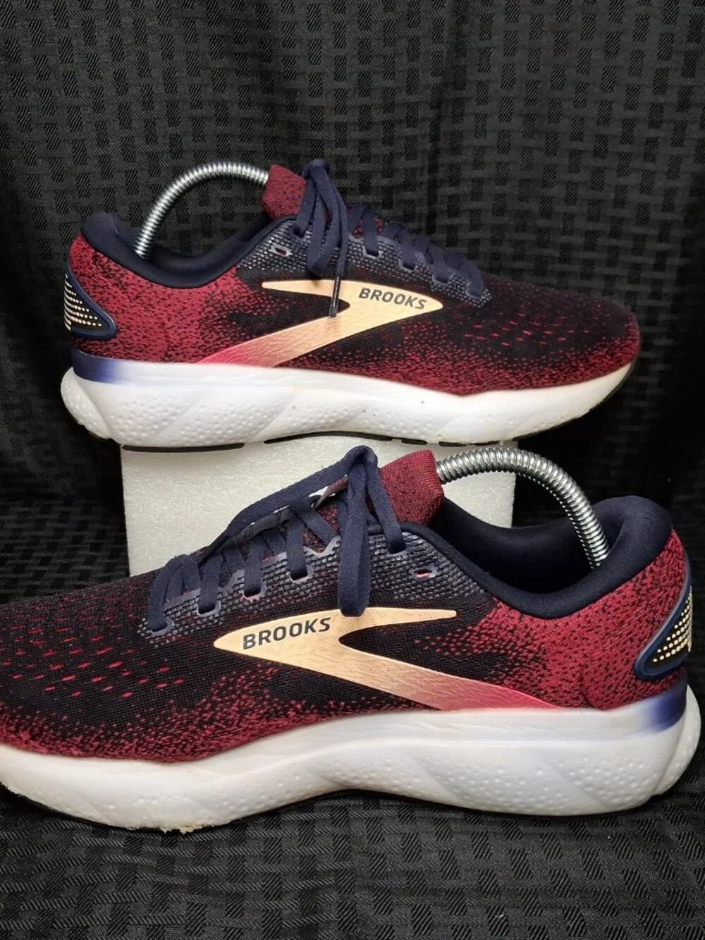 Brooks Ghost 16 Womans 10 Wide (D) Pink, Purple Running, Jogging, Walking Shoes